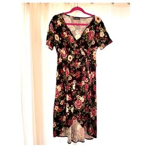 Due Time Maternity dress, size XL.